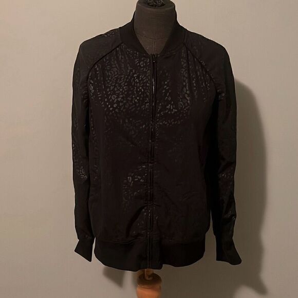 Gap Fit Women's Black Leopard Print Long Sleeve Full Zip Jacket Size XS - Picture 1 of 10